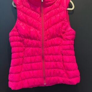 Athleta Vibrant Pink Puffer Vest Excellent condition. XL